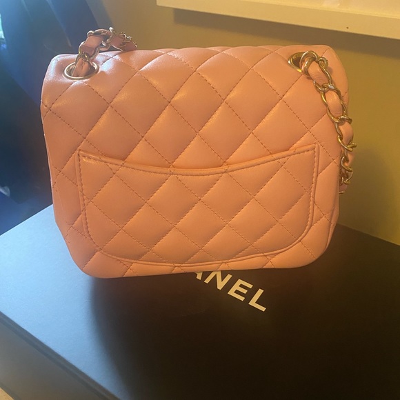 Chanel 21s pink square mini Lambskin with gold hardware - Picture 2 of 7
